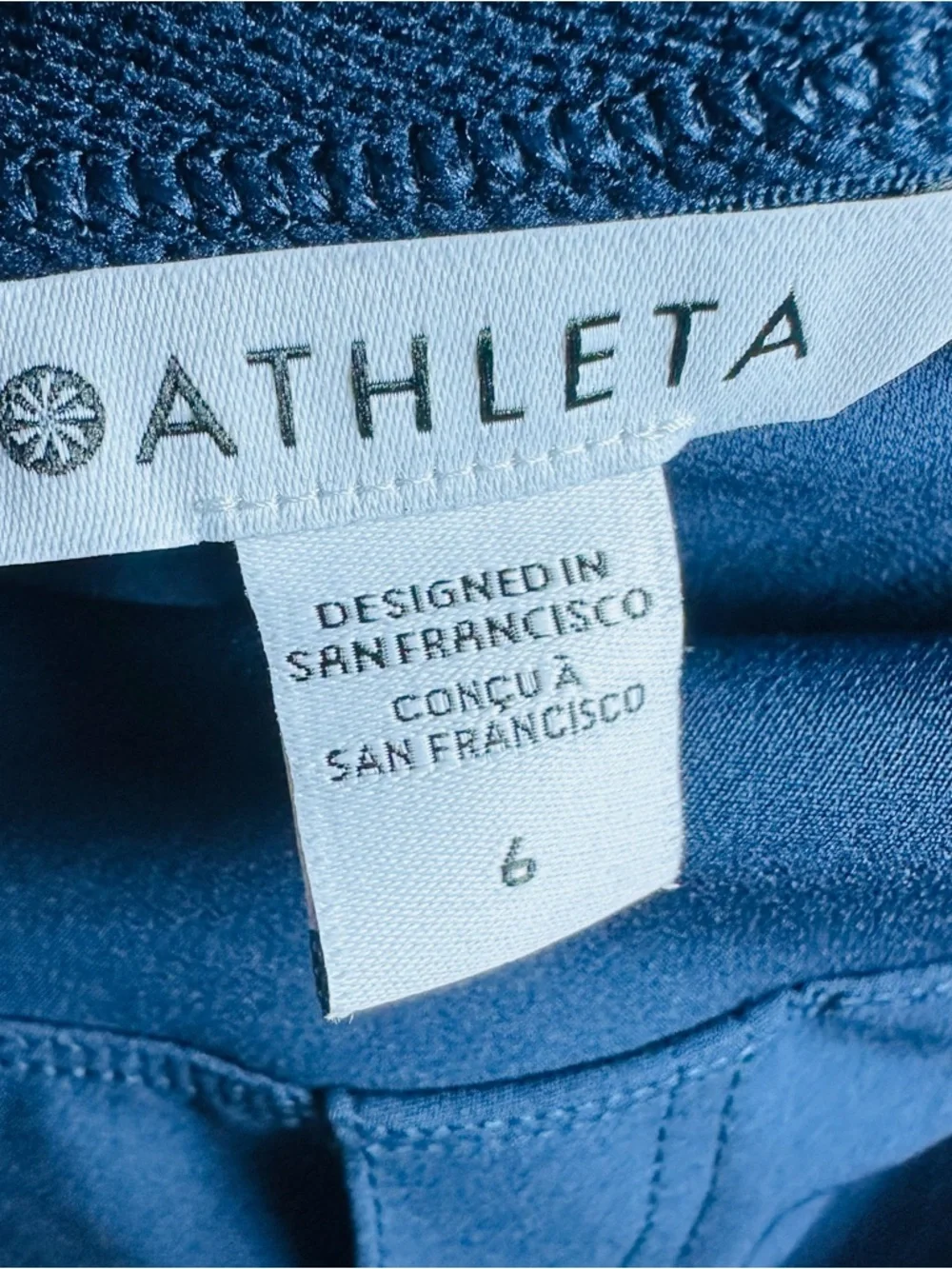 Athleta Endless High Rise Cargo Pant
Textured, stretch fabric in a tapered 6 - Picture 13 of 14